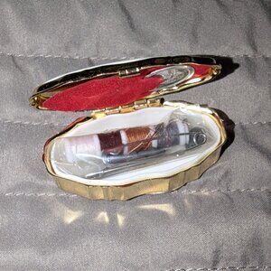 $3 with Bundle ~ Vintage Mini Travel Sewing Kit 6341